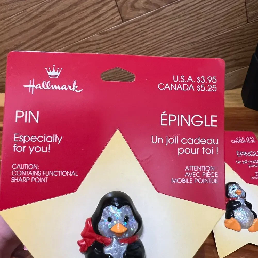 Vintage Hallmark Keepsake NEW Lapel Pins Brooch Glitter Penguin Friendly‎ Fawn